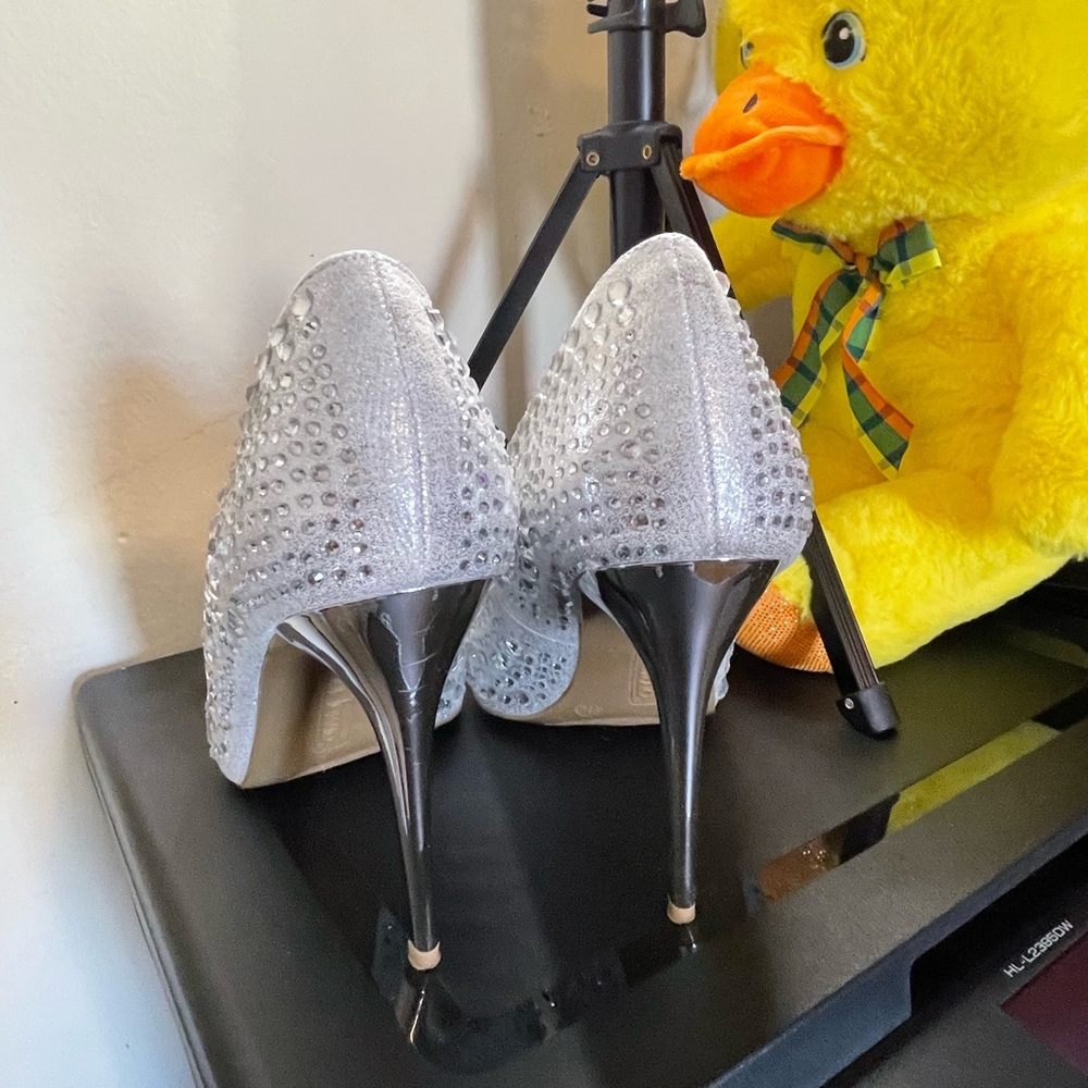 Shoes - Picture 3 of 5